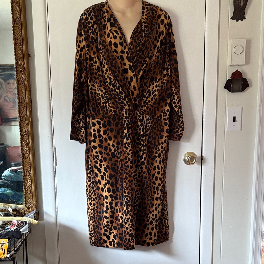 Leopard Print Women's Dress Plus 2x Pockets!